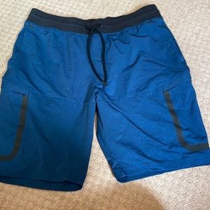 Men’s Under Armour shorts size XL